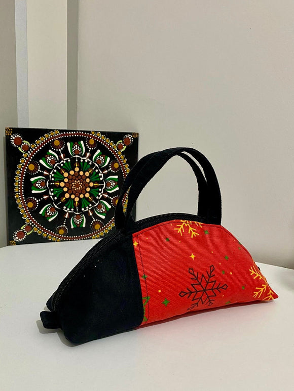 El Yapımı Kumaş Makyaj Çantası